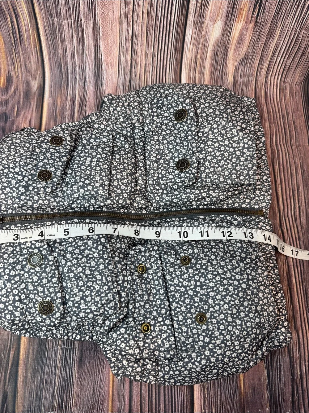 GAP Gray & White Floral Quilted Puffer Vest with Orange Zip Pull